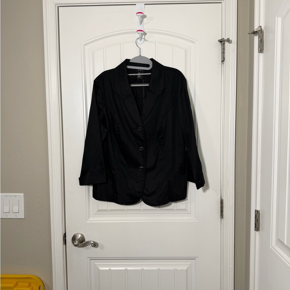 Women's Black Blazer Jacket - Sleek Tailored Styling